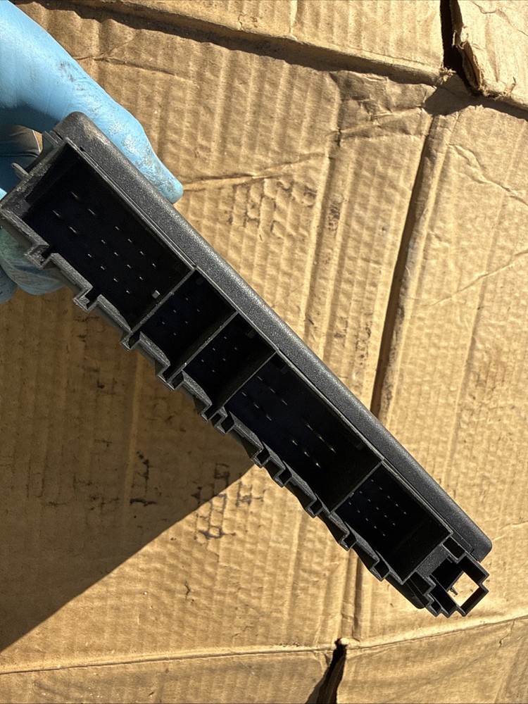 2004-2006 VW PHAETON Front Right SEAT / Backrest Control Module 3D0959759B V23