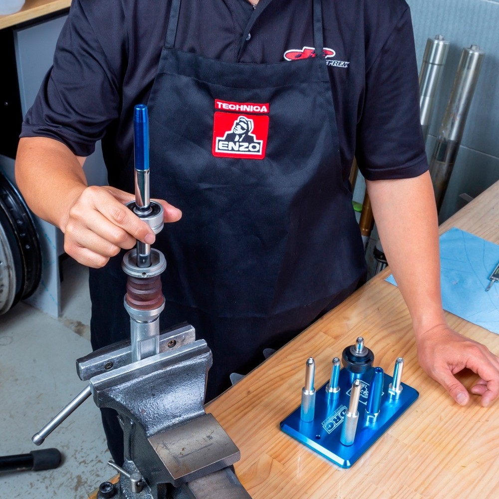 DRC/ZETA/UNIT Tool Rear Shock Bulbing Plate