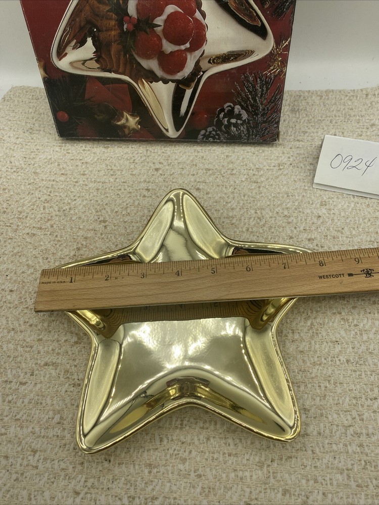 Studio Nova Christmas Star Ceramic Candy Dish. 7”