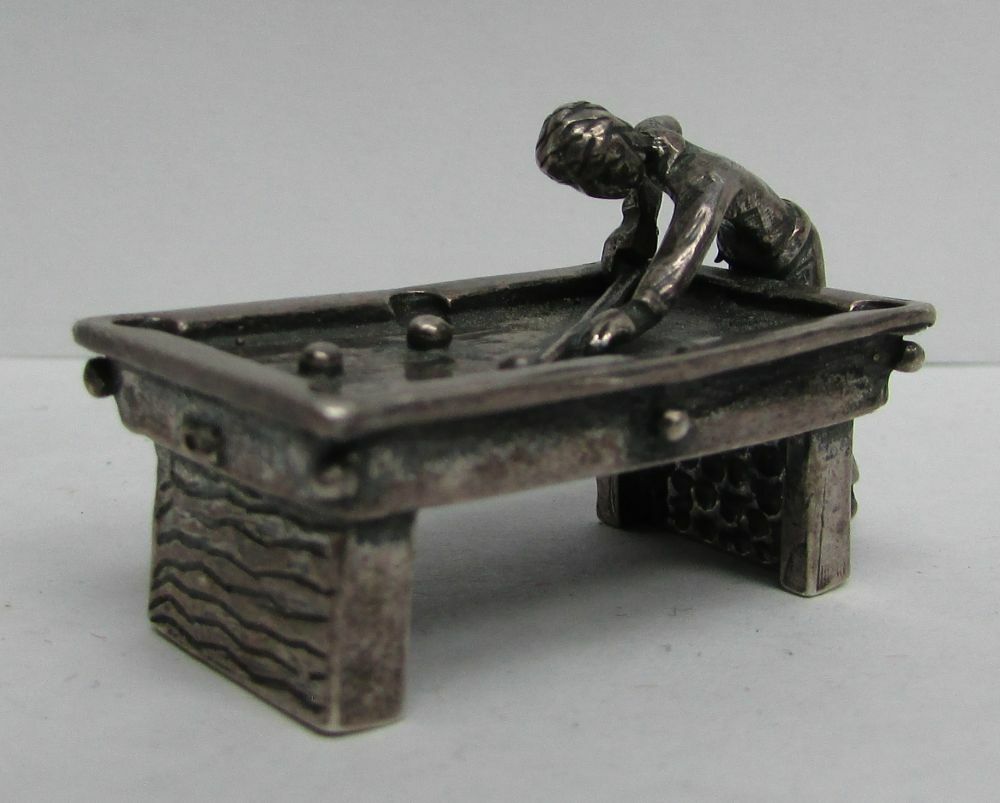 GREAT COLLECTABLE STERLING SILVER MINIATURE POOL TABLE & PLAYER