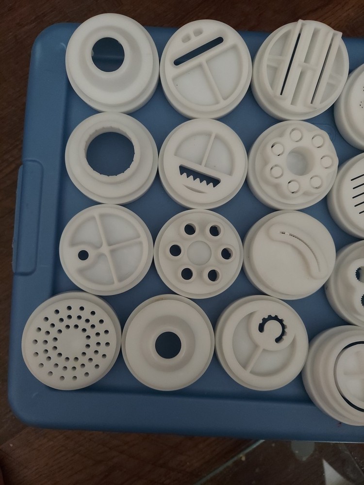 Pompeli Pasta Maker P400 dies (24), to make Pasta