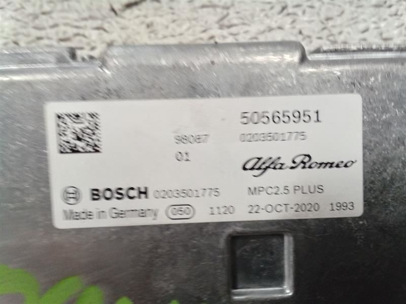 GIULIA 2021 Camera/Projector 317342