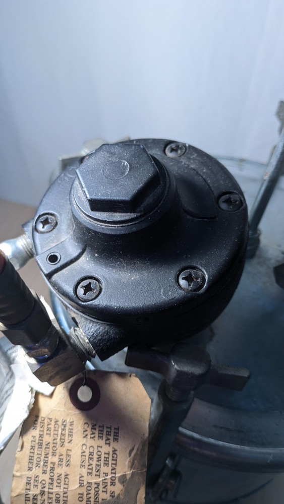 BINKS PAINT SPRAY PRESSURE POT TANK