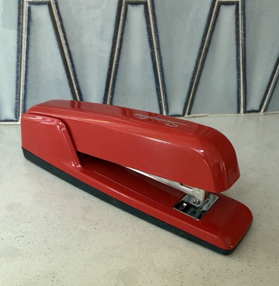 Swingline 747 Classic Red Stapler Durable Metal Construction Office Desktop Tool