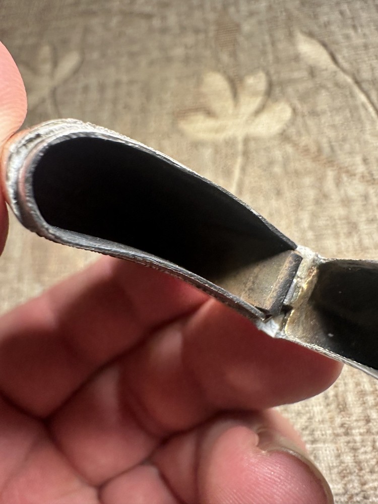 ANTIQUE STERLING SILVER VESTA CASE