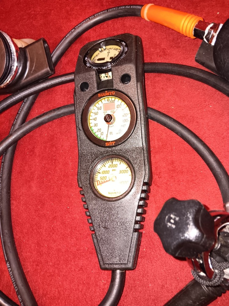 Mares MR12 III Regulator Octopus w/Suunto Gauge Set Compas Untested Read