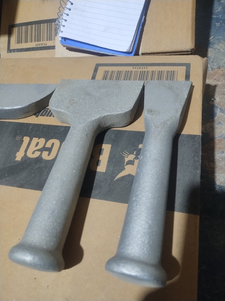 Aluminum chisel set for decorative concrete