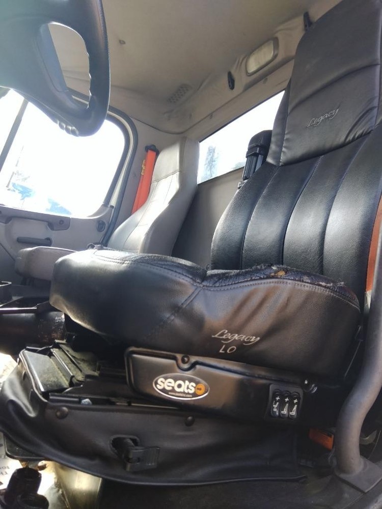 Replaces 2017 FREIGHTLINER M2 106 FRONT SEAT , GA