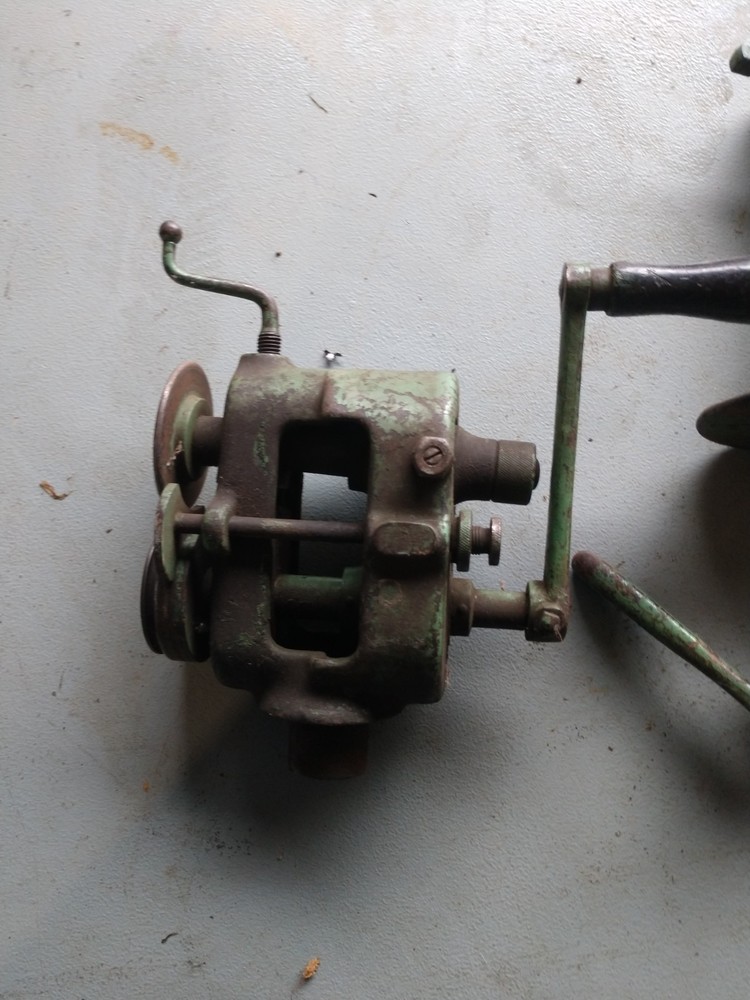 Niagara Hand Crank Bead Roller - vintage sheet metal work