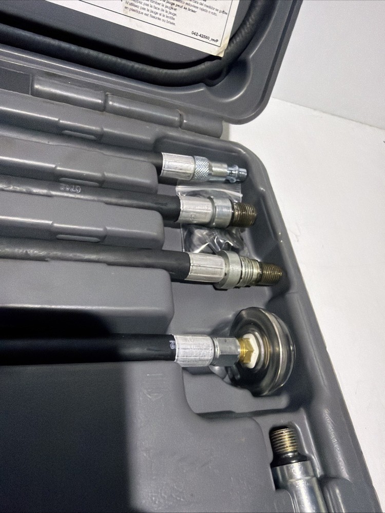 Matco Tools Master Compression Gauge Test Set in Original Case CT166AK