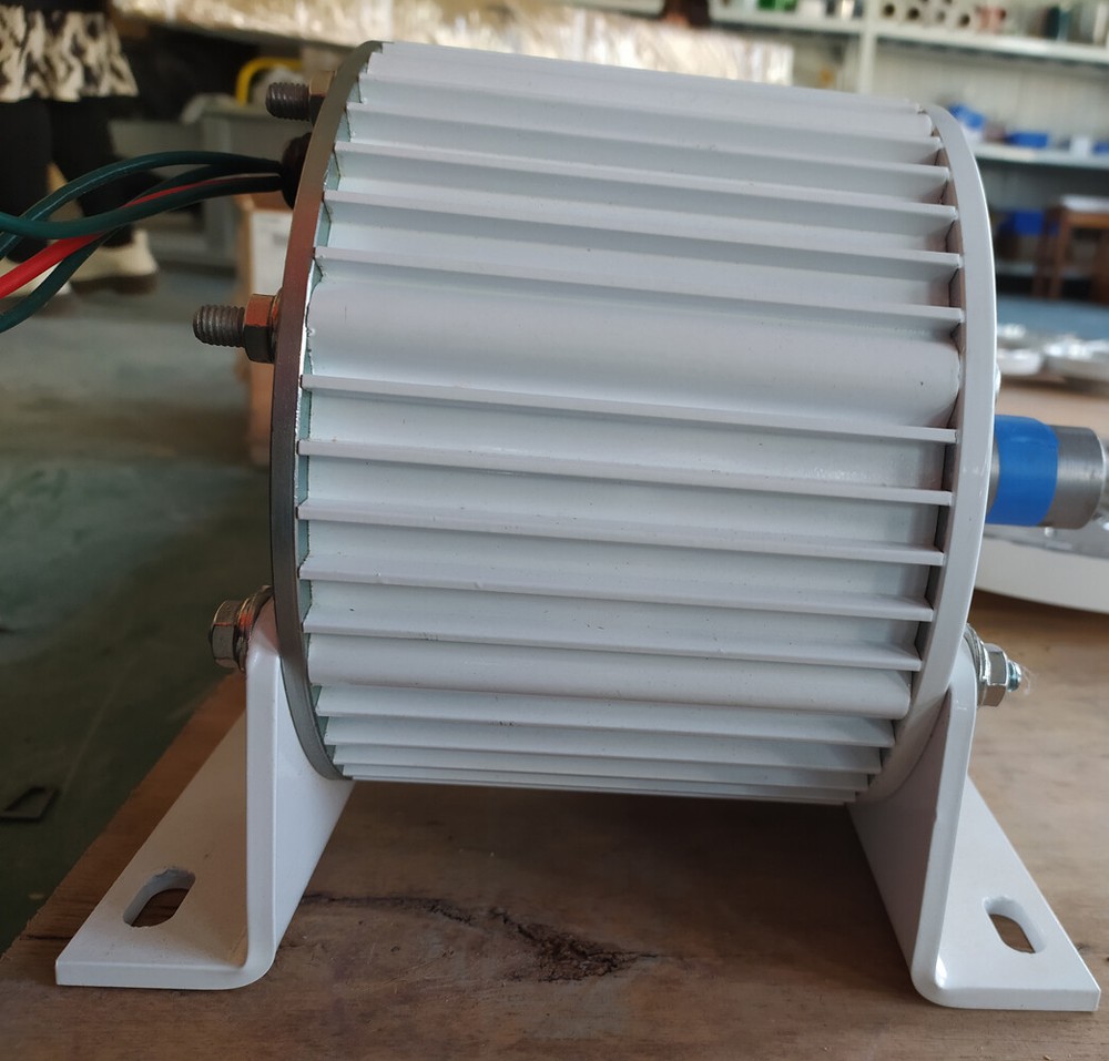 2000W Permanent Magnet Generator 3 Phase 120V 220V Synchronous Gearless Dynamo