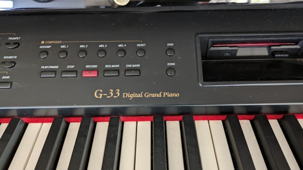 Suzuki G-33 Grand Digital Piano