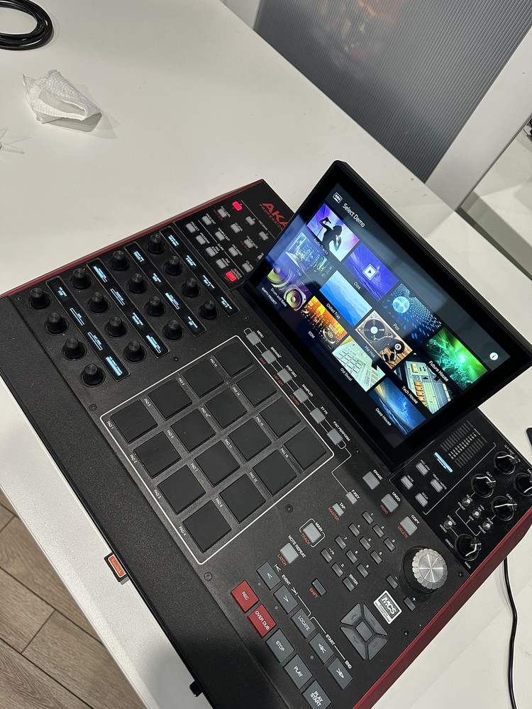 Akai Professional MPC-X Standalone Sampler and Sequencer