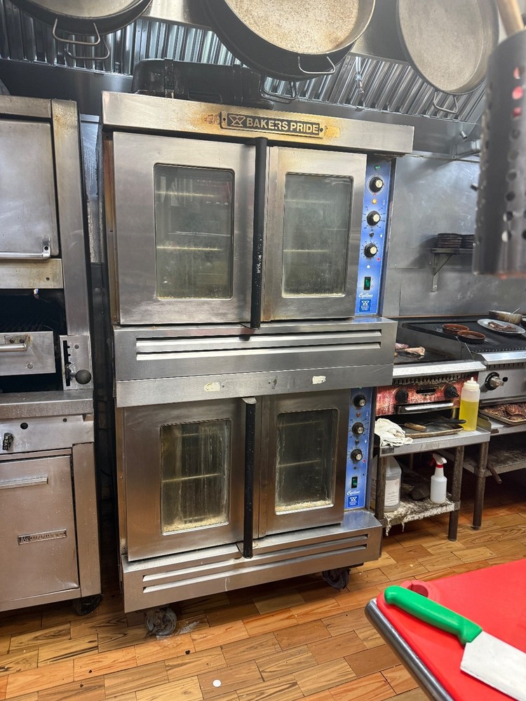Used bakers pride Cyclone oven. Fully operational and maintained.