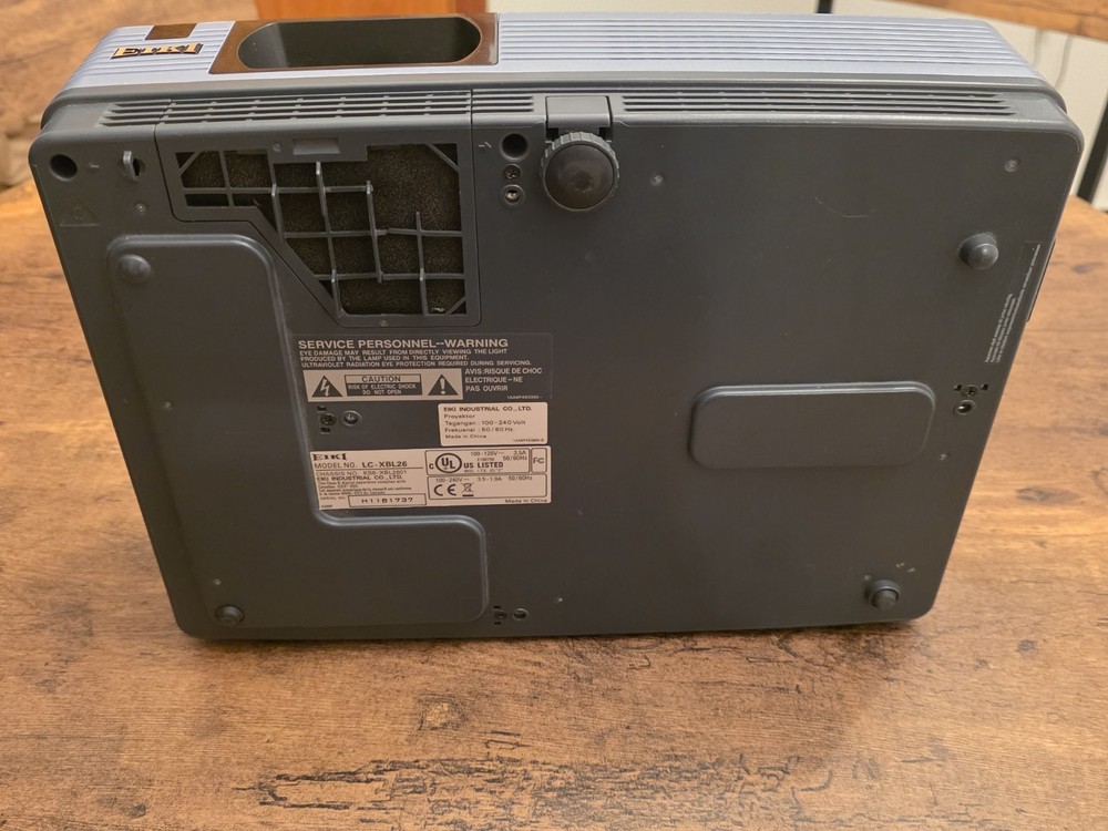 EIKI BRILLIANT PROJECTOR LC-XBL26