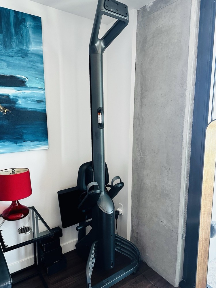 Peloton Row - Rowing Machine