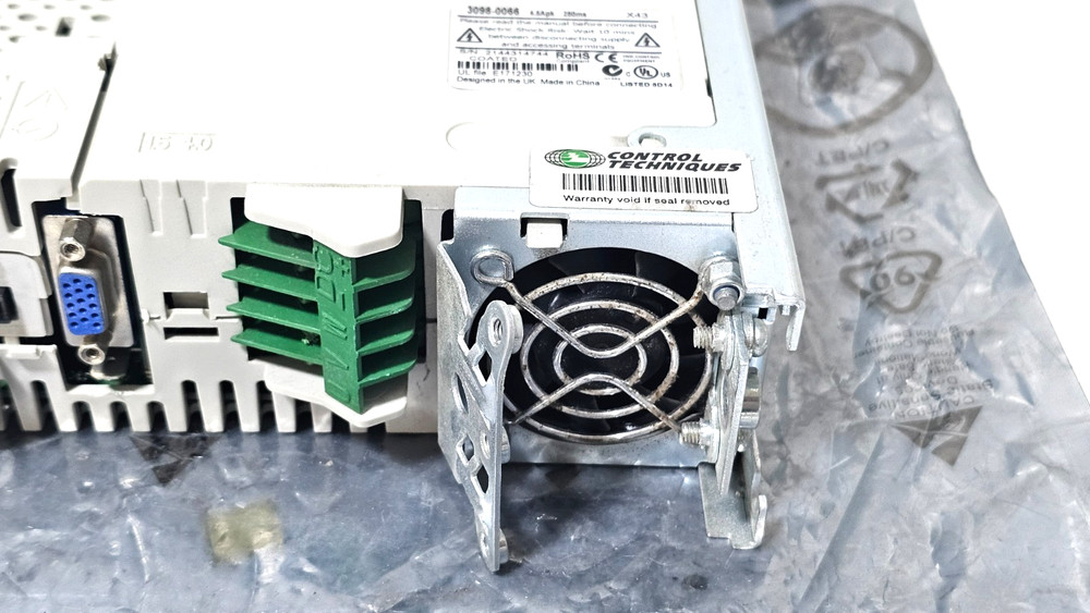 EMERSON Control Techniques Digitax ST DST1401 Servo Drive 3098-0066