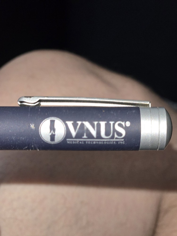 Used VNUS Wireless Laser USB Representation Remote Pointer In Case UNTESTED