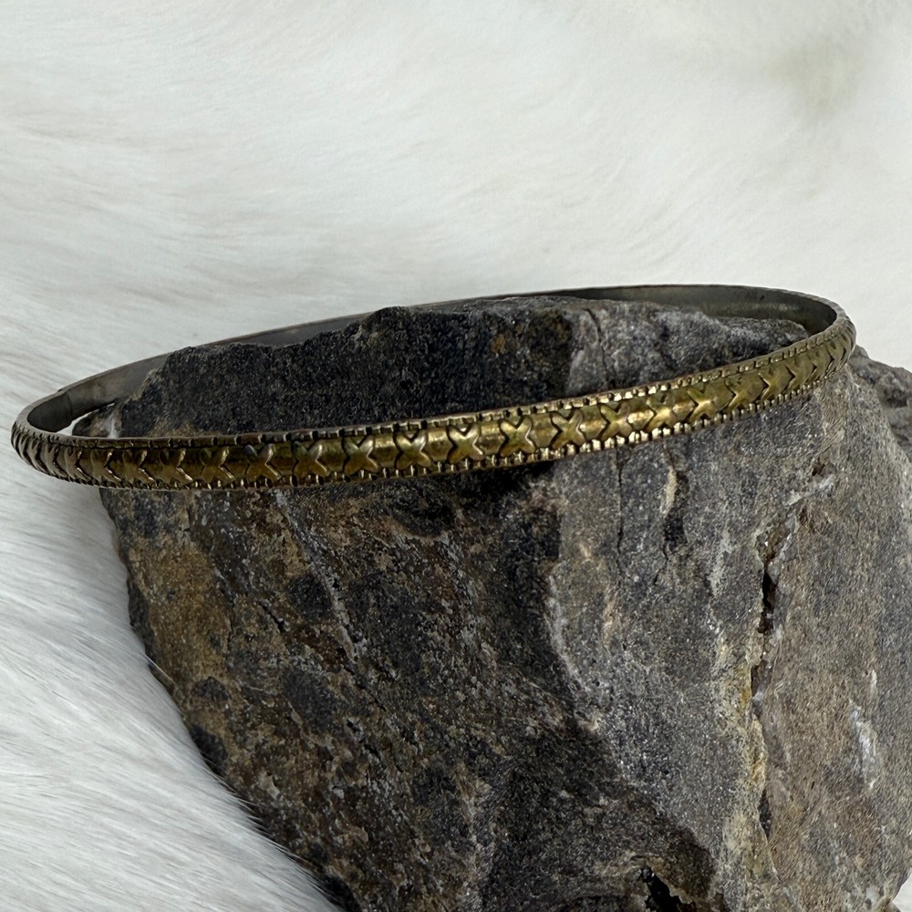 Gold Tone Textured Bangle Bracelet 7.5"