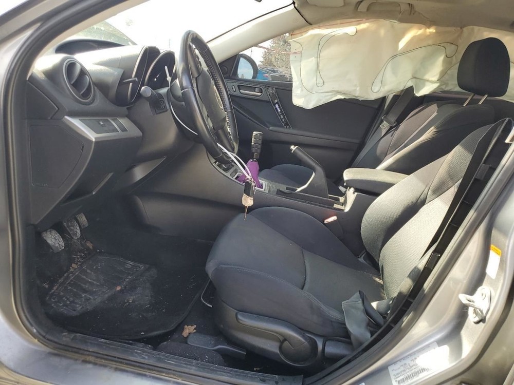 3 2010 Glove Box 4883126