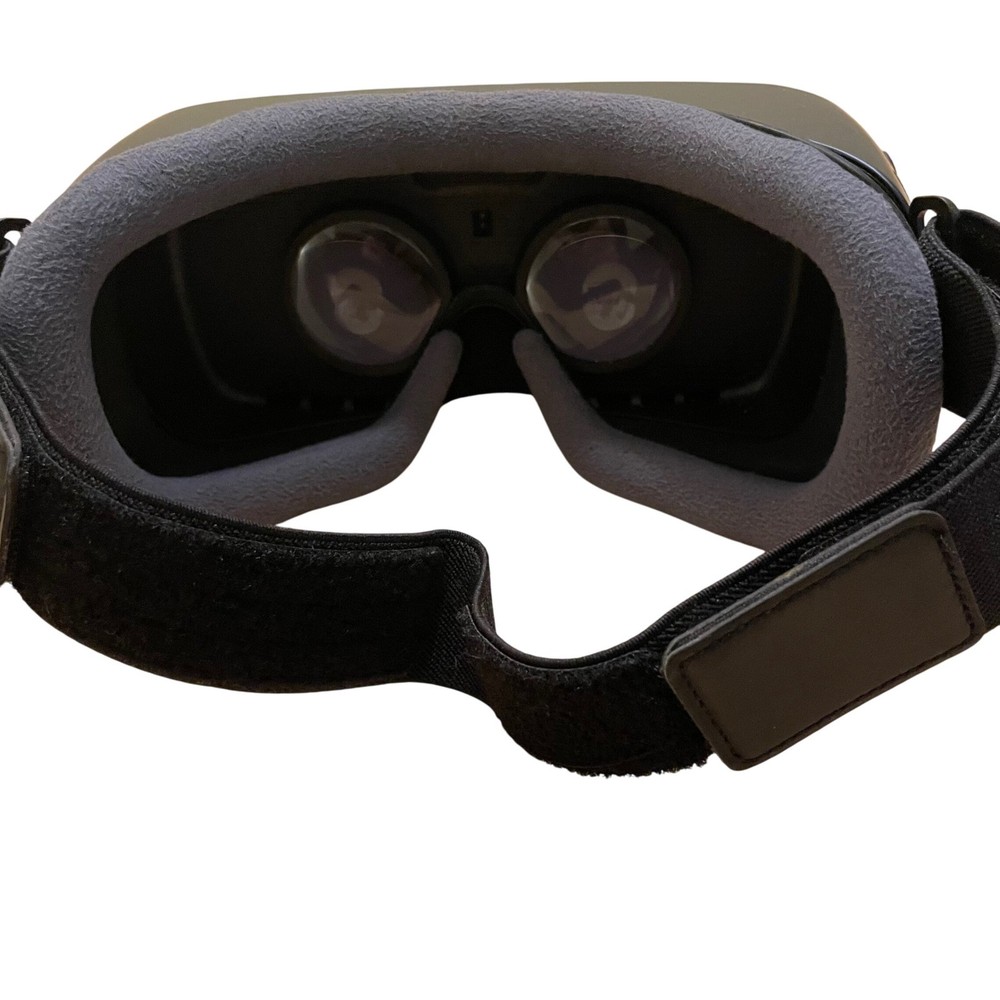 Samsung Gear VR Virtual Reality Headset Powered by Oculus - Black