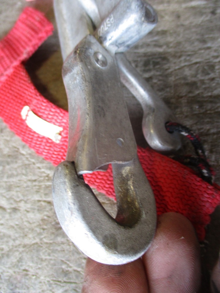 Used Quick Release Clasp for Gunner's Seat on HMMWV, Fair Cond.