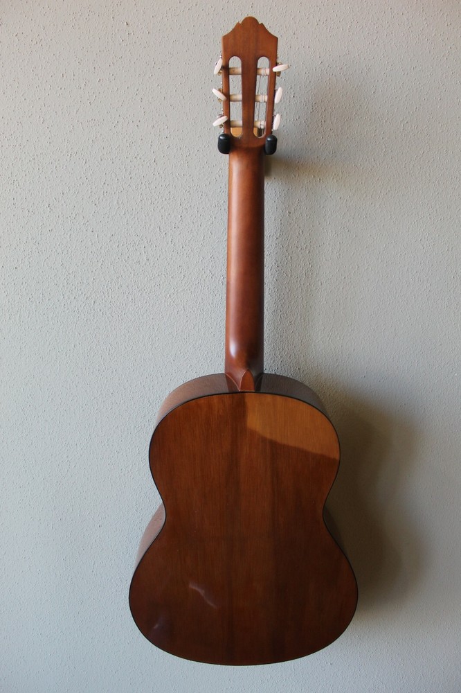 Brand New Yamaha C40 Nylon String Classical Guitar