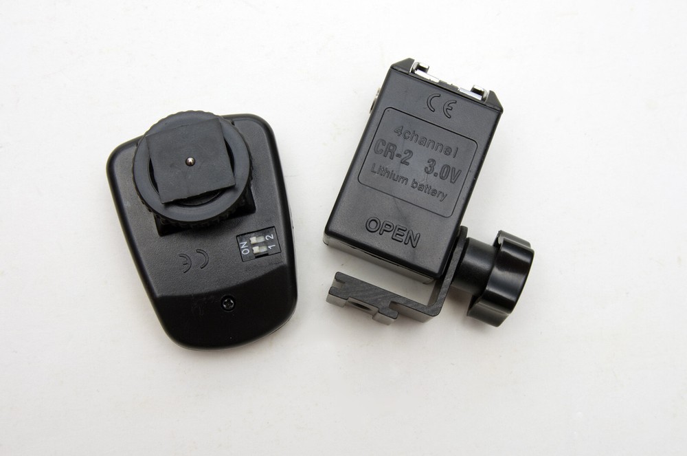 Cactus Wireless Flash Trigger And Receiver RF604 4 Channels Flash Stand