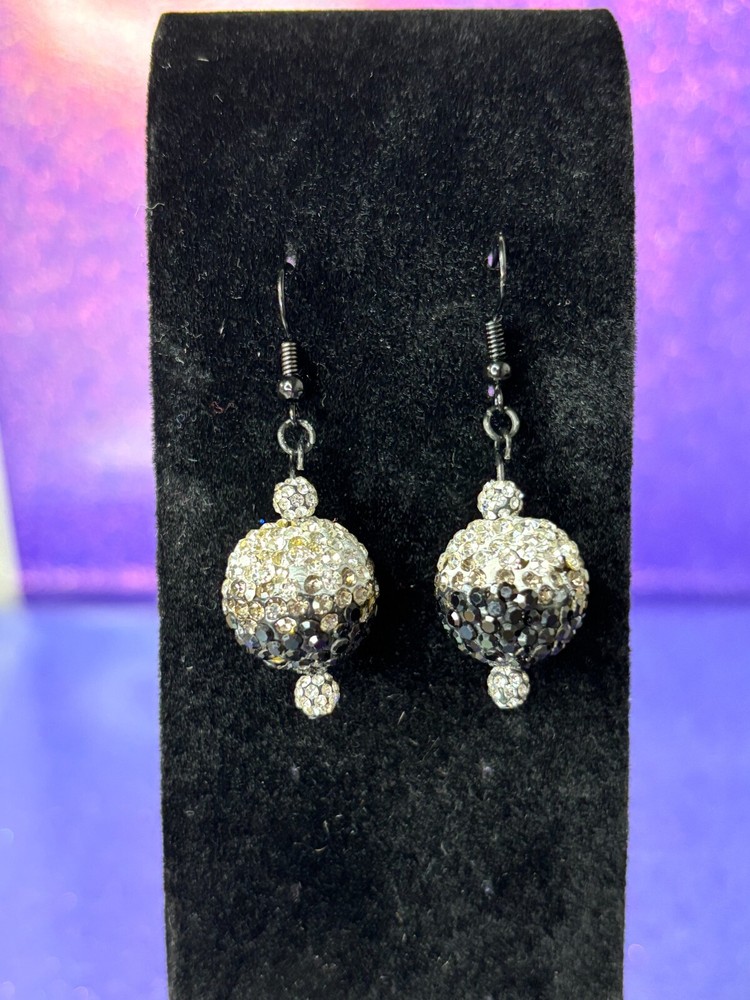 Women’s Handcrafted Black & White Rhinestone Earrings!