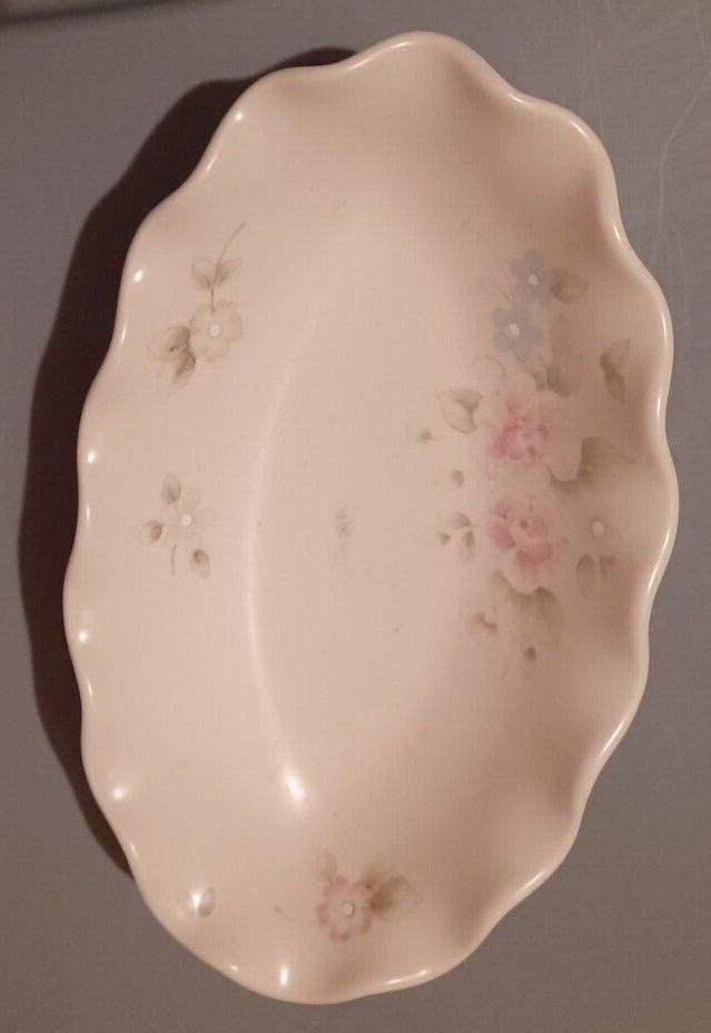 Pfaltzgraff Tea Rose Fluted Cream & Pink Dinnerware