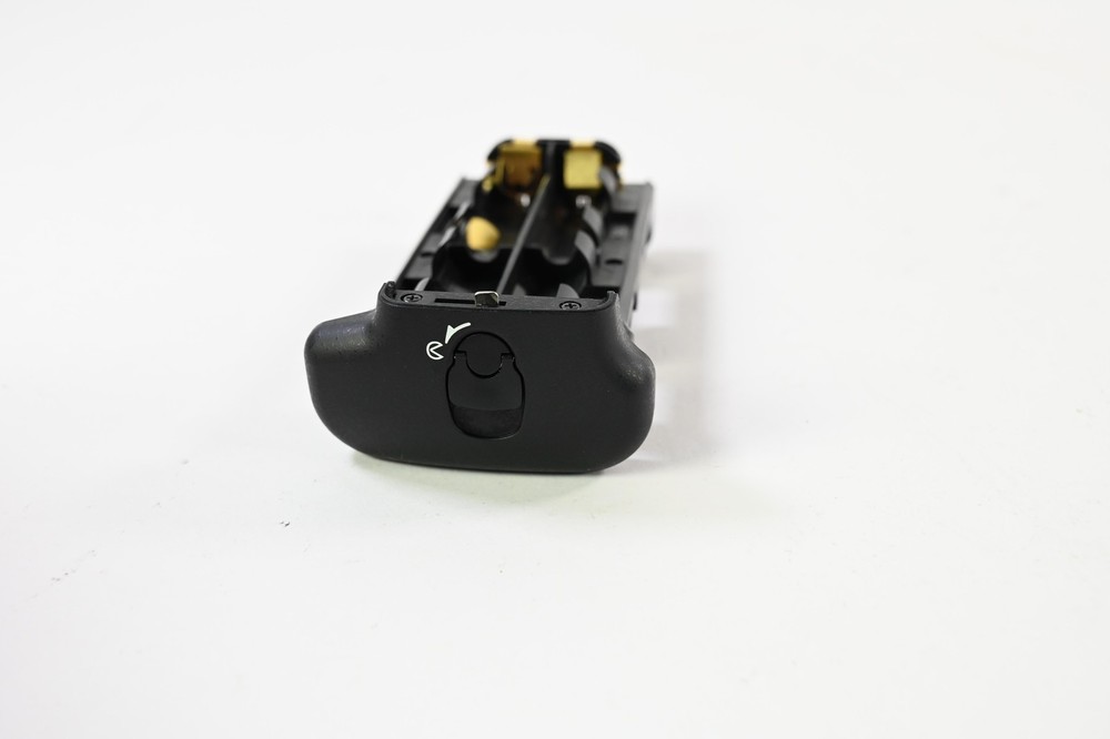 Nikon MS-D10 AA Battery Holder #G909