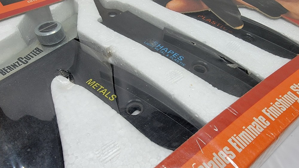 Vintage NOS BernzCutter + 2 Extra Blades