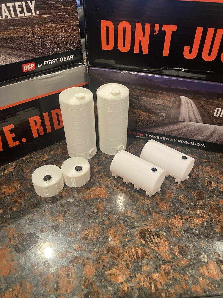 1/64 Farm Tanks