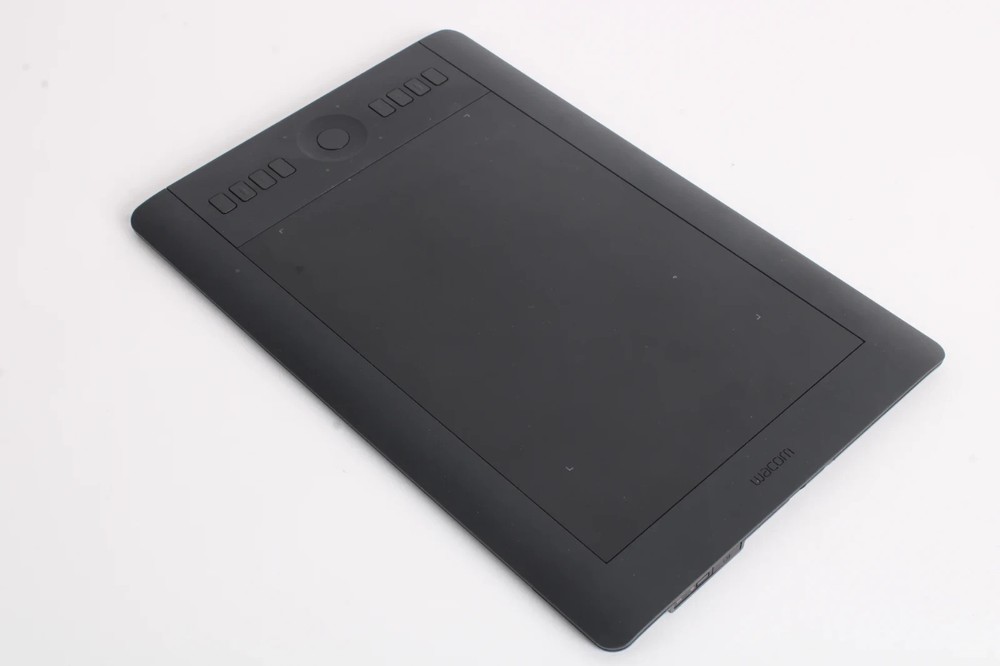 Wacom PTH 651/k *NO PEN INCLUDED*
