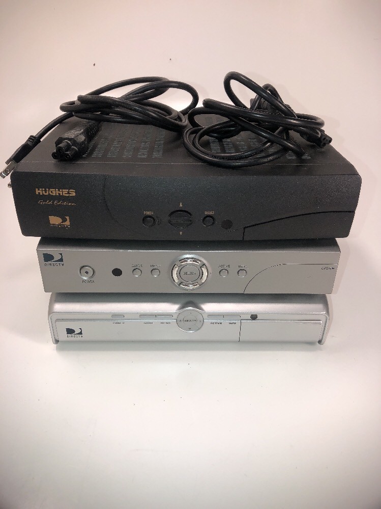 Lot DIRECTV D11 Satellite Receivers HIRD-e2 Untested