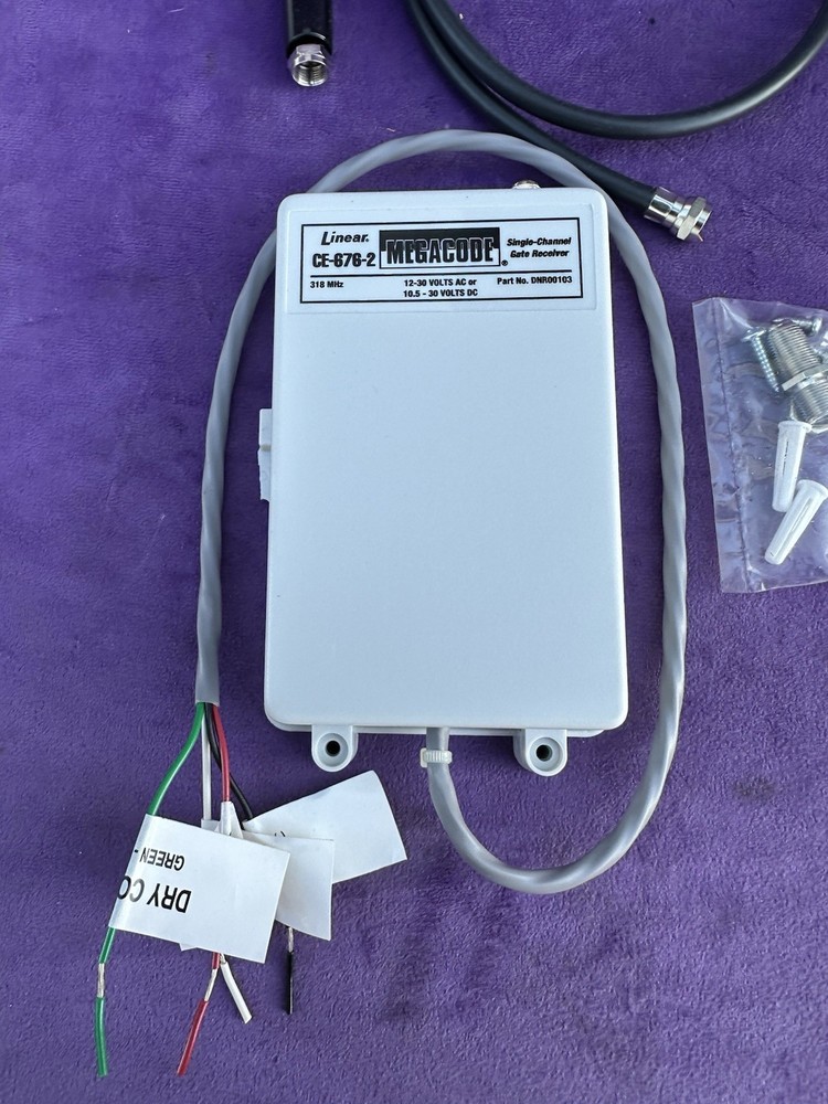 Linear CE-676-2 Megacode 318 MHZ SINGLE CHANNEL GATE RECEIVER