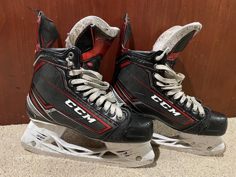 CCM FT390 HOCKEY SKATES SR SIZE 8