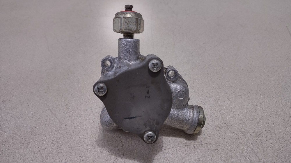 1982 Honda Nighthawk CB650sc Oil Pump #324.4-2