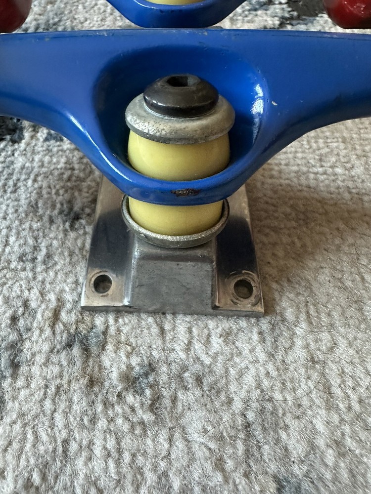 skateboard trucks