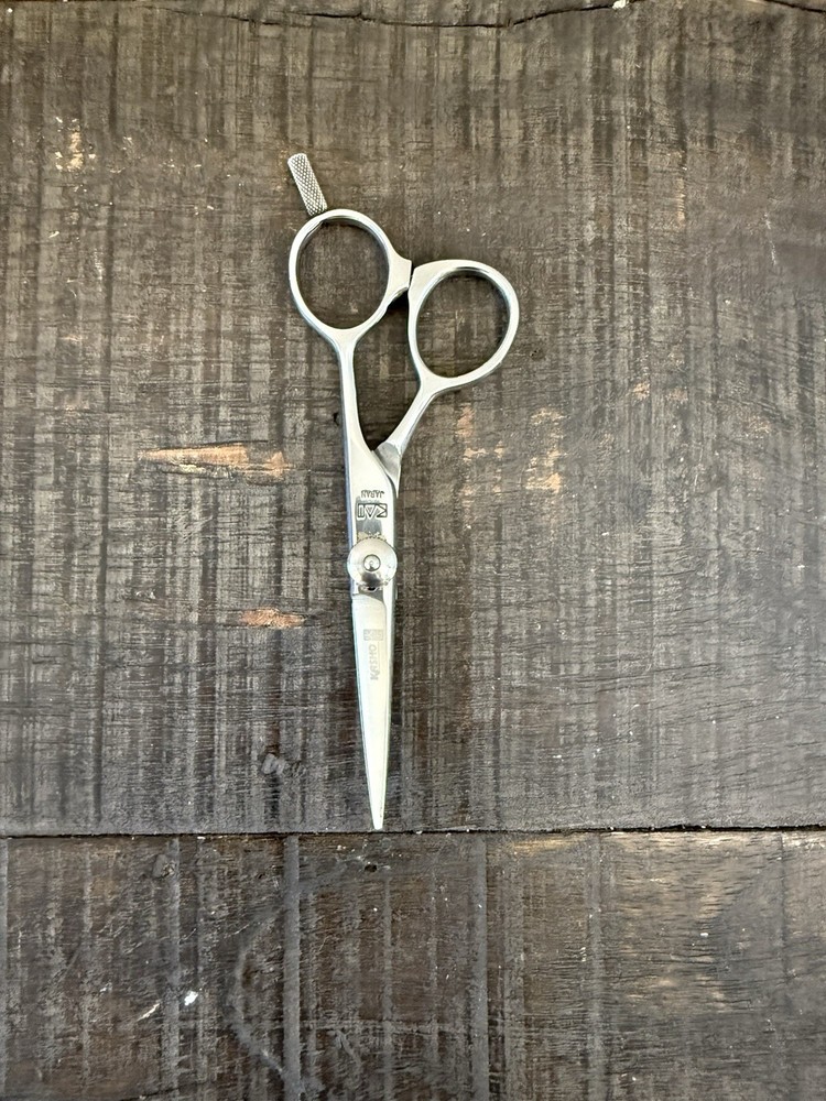 Kasho KDM Design Master 5.0 Straght Shears with leather case