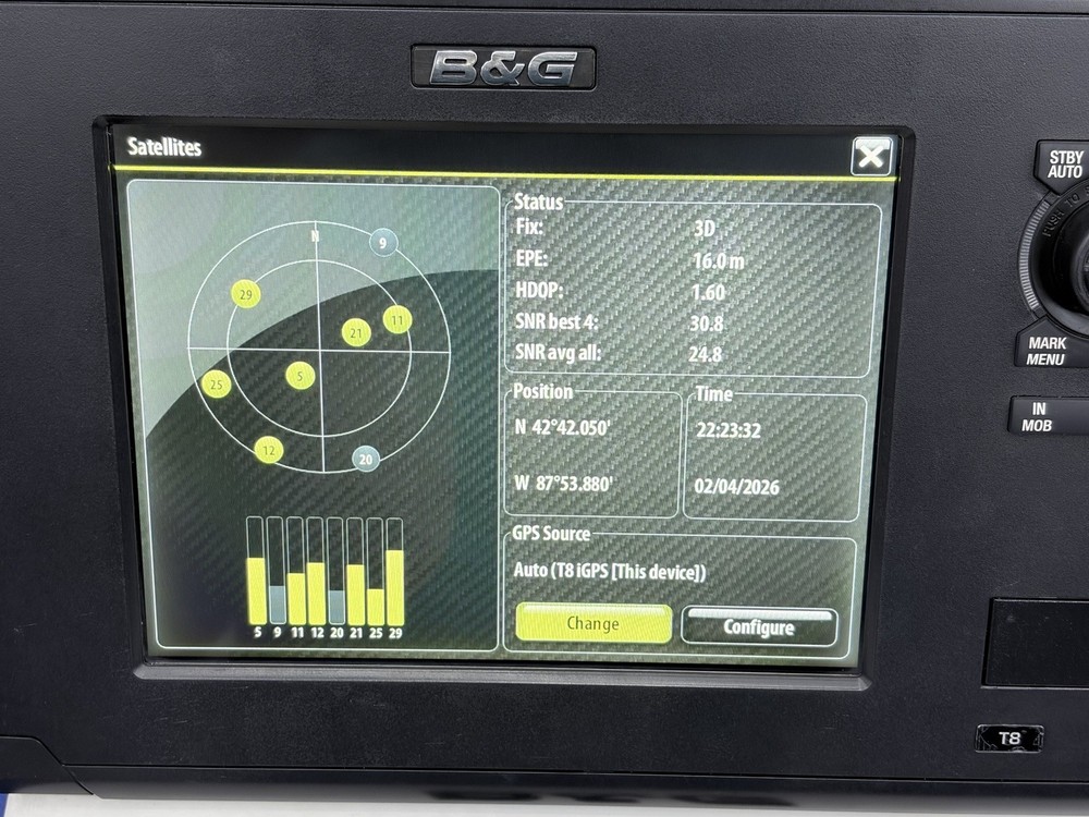 B&G Zeus Touch T8 GPS Chartplotter Sonar Multifunction Display W/ Cover