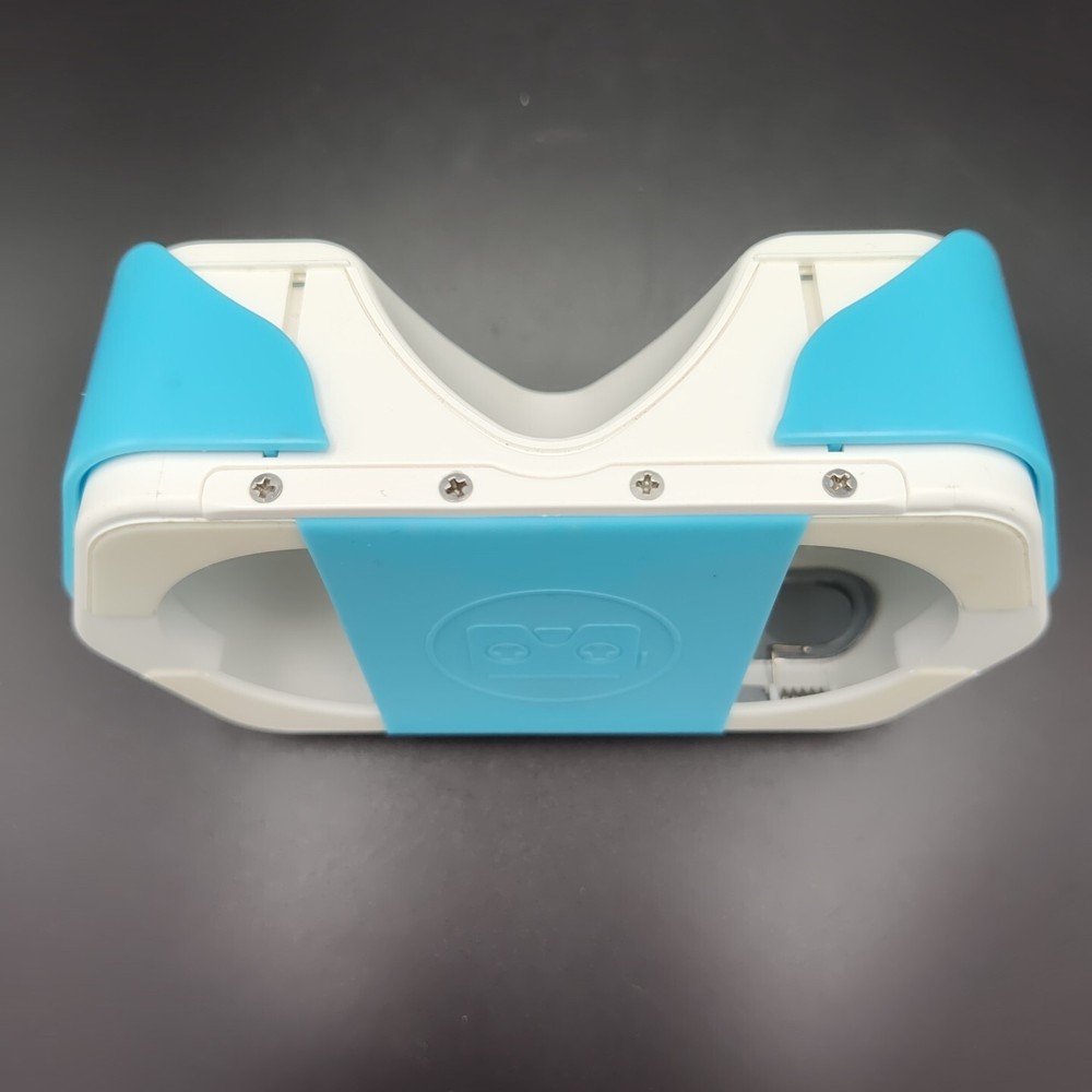 Google I AM Cardboard Virtual Reality Blue and White Plastic Kit Android iPhone