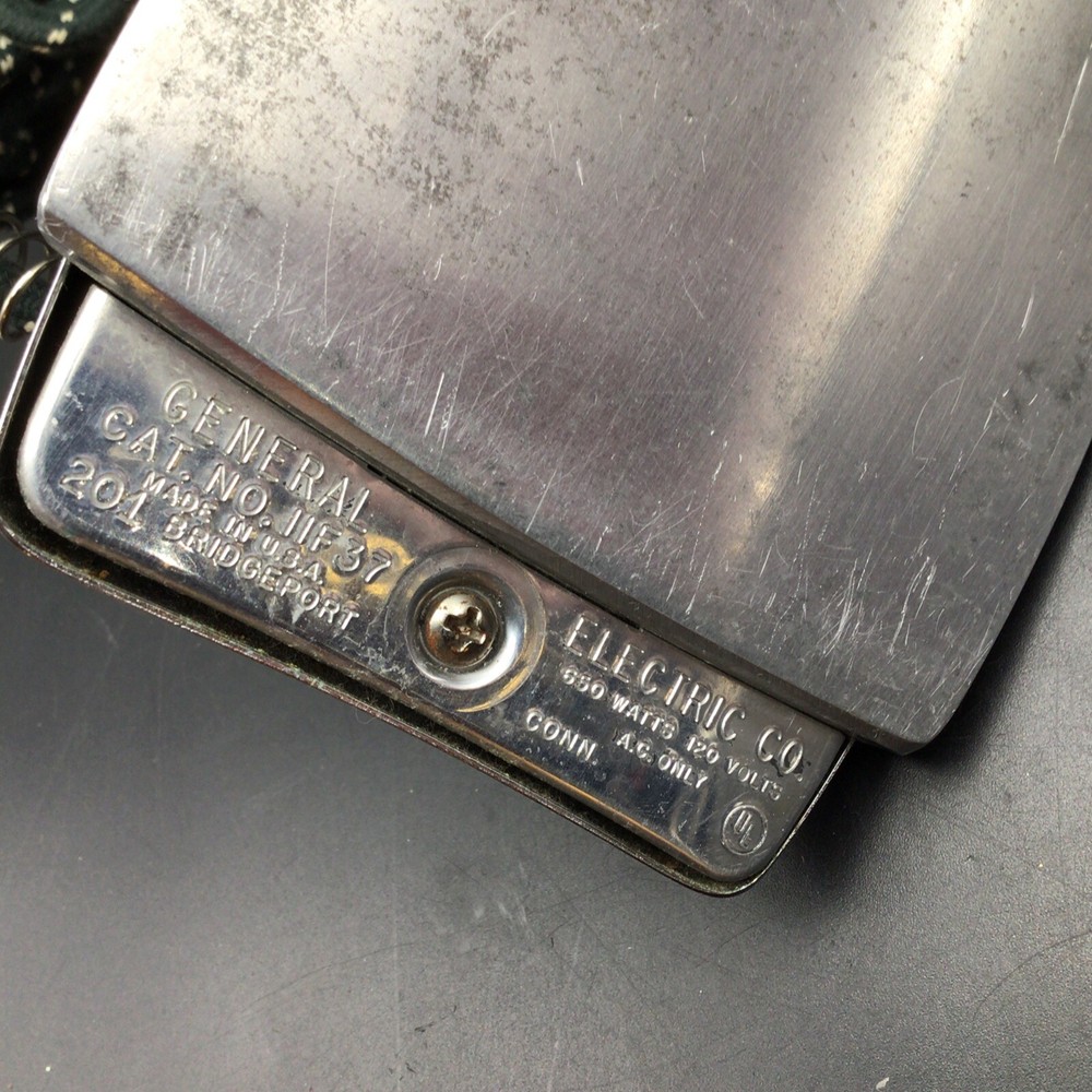 Vintage General Electric Flat Iron 11f37 -Multiple Diff Settings Great Condition