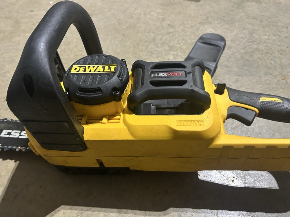 DeWALT FLEXVOLT DCCS670B 60V MAX Cordless 16” Chainsaw (Tool Only) USED