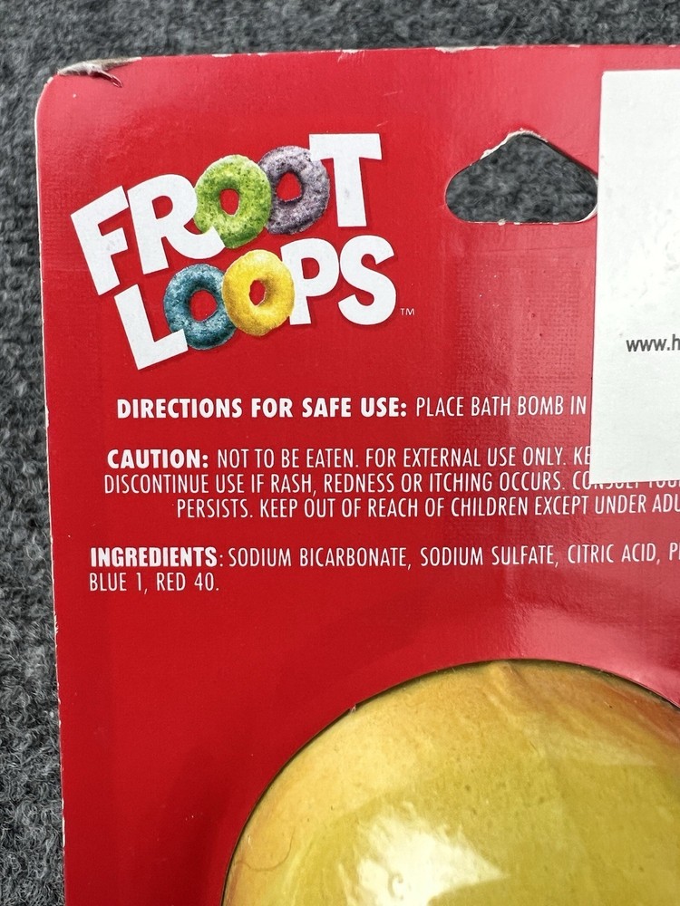 FROOT LOOPS Scented Bath Bomb Yellow Surprise Keychain Inside 3.9 oz NEW