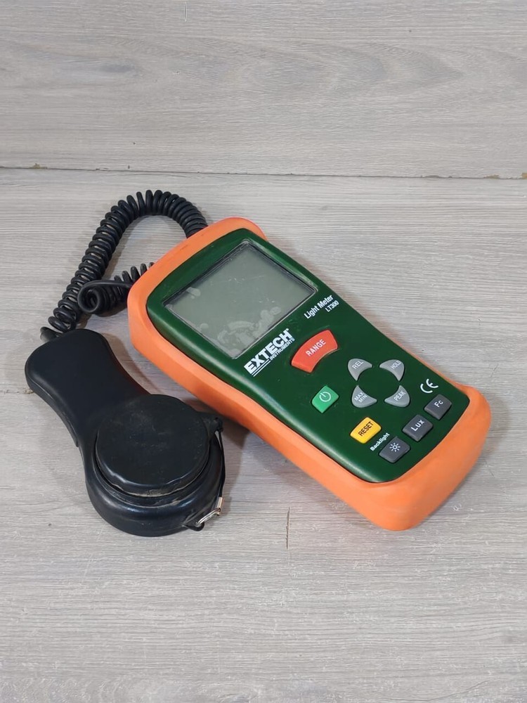 EXTECH INSTRUMENT LT300 DIGITAL LIGHT METER - W/O ANY ACCESSORIES