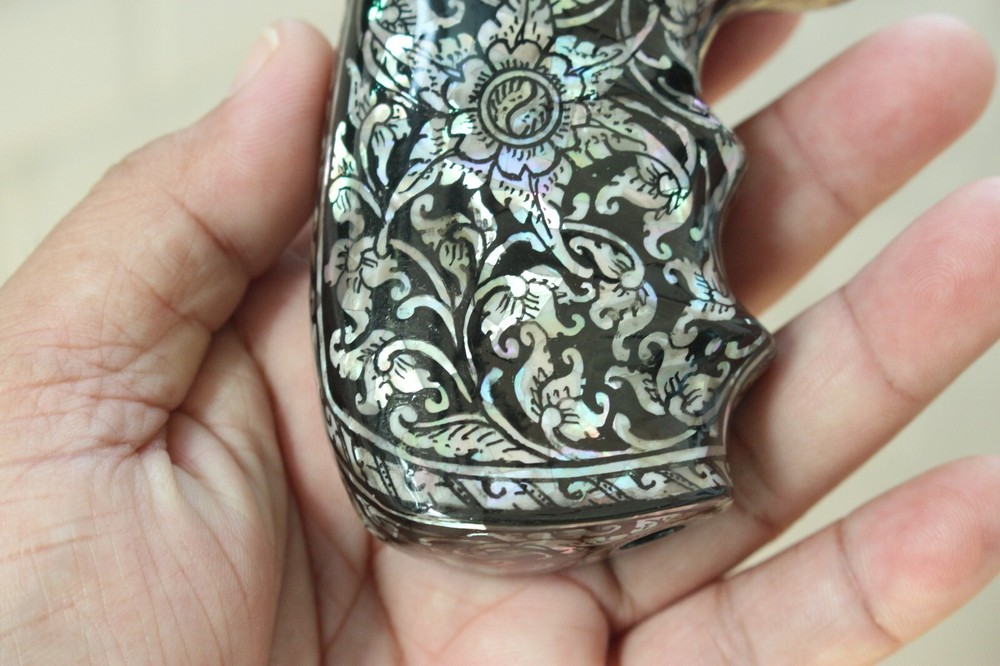 PEARL GRIPS FOR TAURUS JUDGE PUBLIC DEFENDER POLY ( POLYMER FRAME ONLY ) BLACK