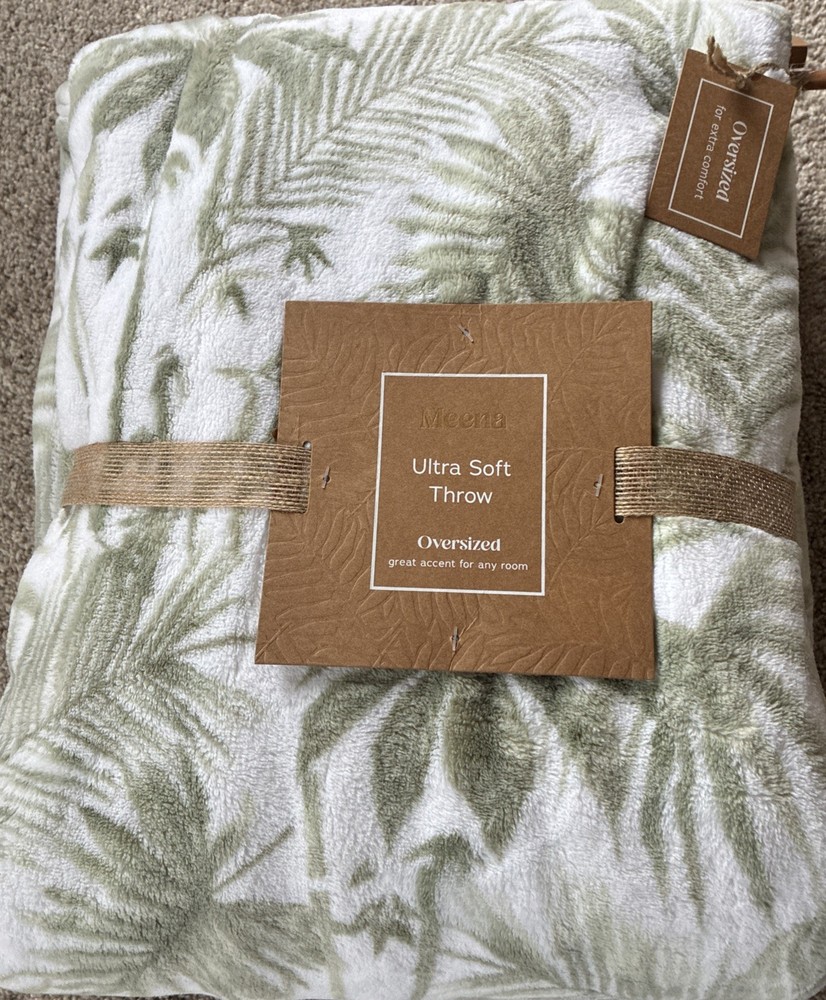 Ultra Soft Palm Leaf/Botanical 60x70” Throw