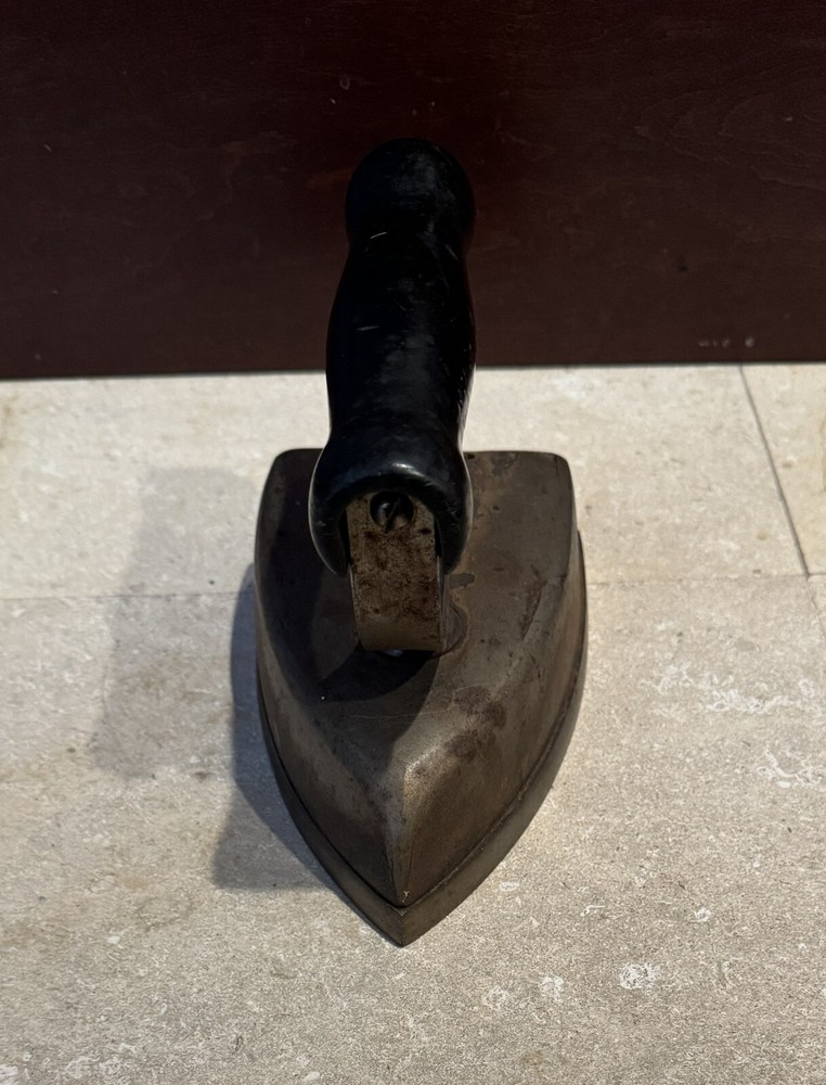 Security Elec Mfg Co Iron with Wood Handle