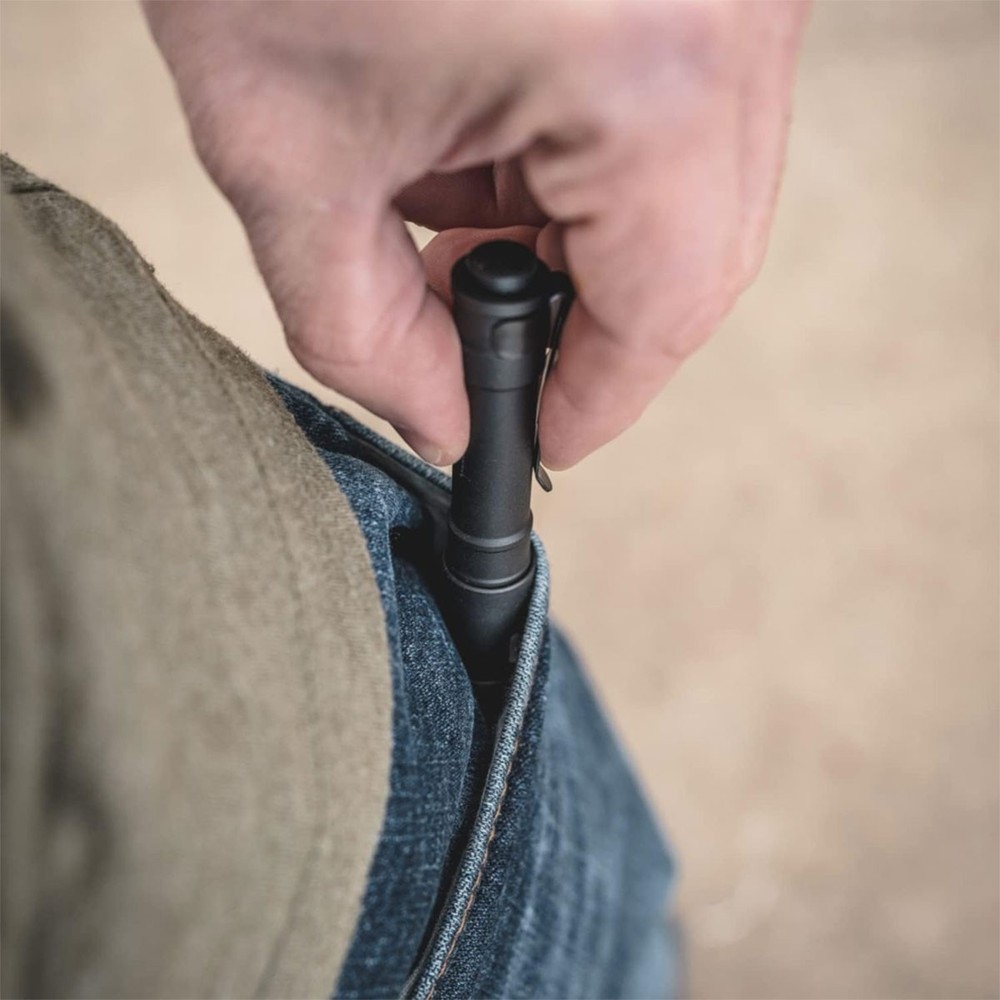 CLOUD DEFENSIVE Chicro Admin 350 Lumens Light (CHICRO-01-BLK)